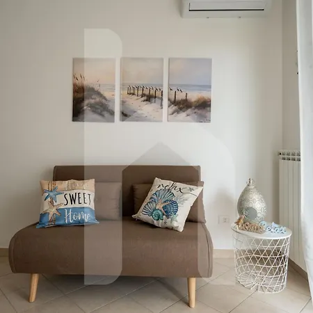 Homiday - Bay Village Int A10 Pineto
