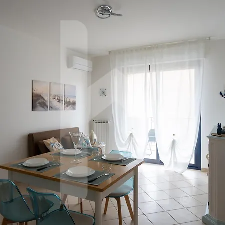 Apartment Homiday - Bay Village Int A10