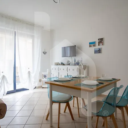 Homiday - Bay Village Int A10 Apartment *