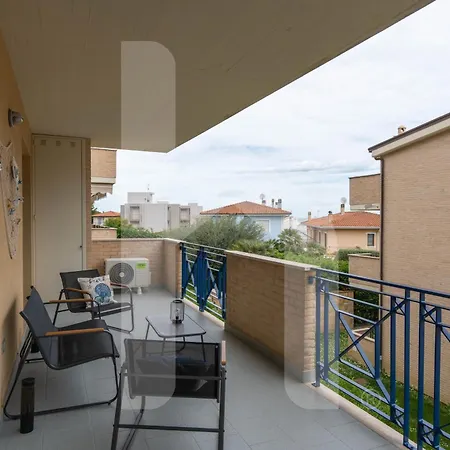 Apartment Homiday - Bay Village Int A10 Pineto